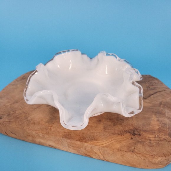 Fenton Silver Crest White Opalescent Glass Bonbon Candy Dish excellent condition - Picture 4 of 10